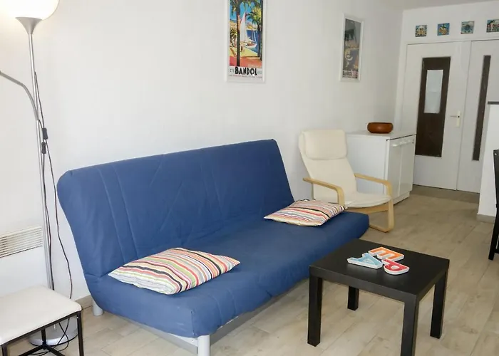 Апартаменты Hameau De Provence-2 By Interhome Бандоль